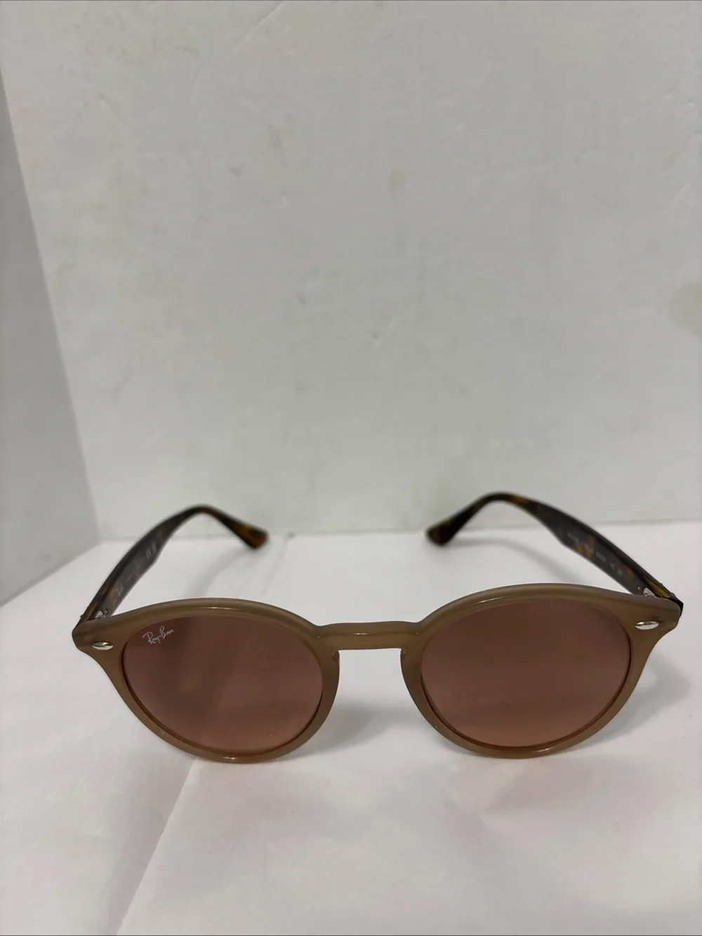 Ray-Ban Havana Round Sunglasses Beige Frame with Pink Gradient Gray Lenses. New.